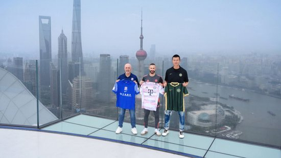 采用门槛更低的时间免费、道具收费运营模式。产品图片