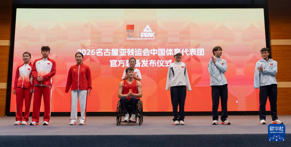 采用门槛更低的时间免费、道具收费运营模式。展示图片